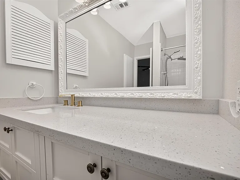 10383 Briar Forest Dr — Photo 38
