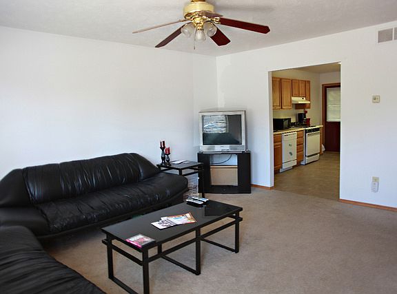 4th image of 105 N Kendall Ave