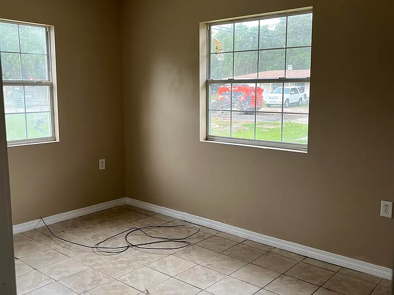 4 Ellis Dr #B — Photo 10
