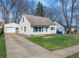 2130 Suncrest Dr, Cuyahoga Falls, OH