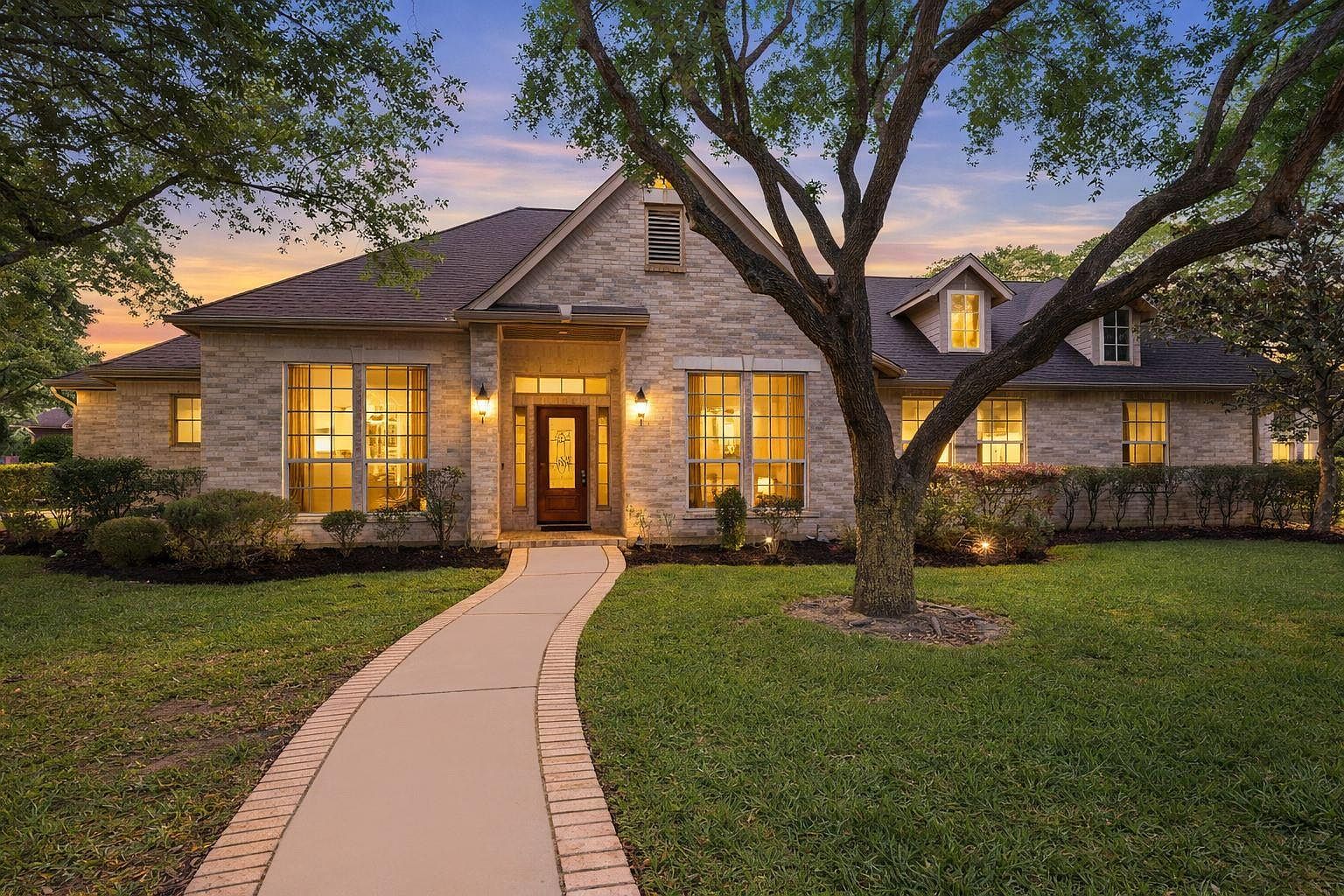 59 Champion Villa Dr