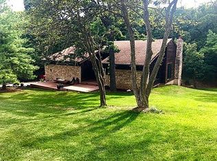 20711 Pebble Ln, Lenexa, KS 66220