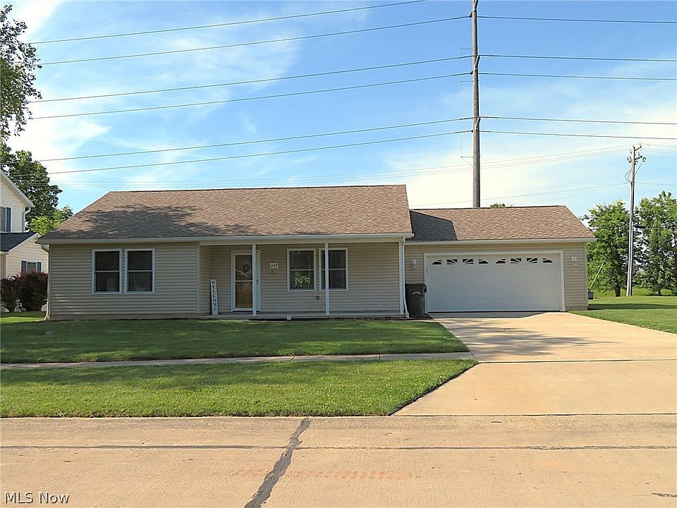 1st image of 207 Loyola Dr