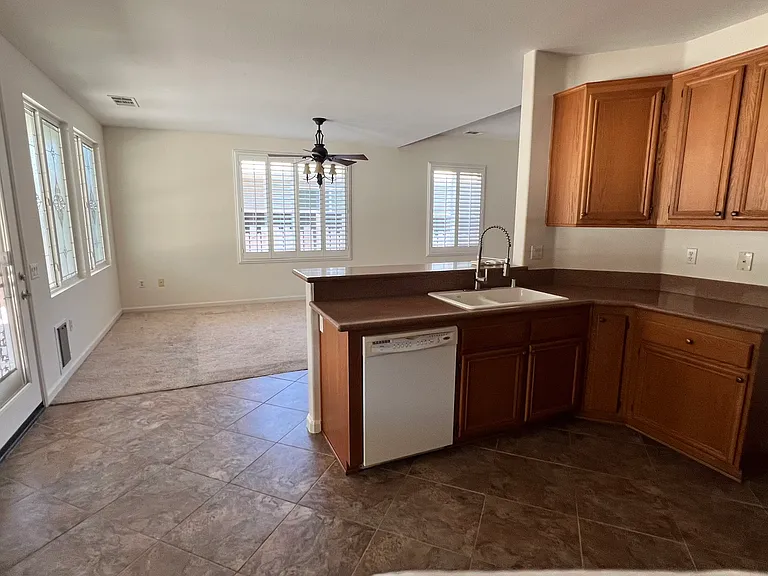 8240 Campbell Ct — Photo 18