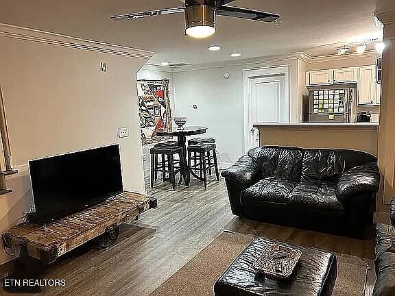 4th image of 3914 Cherokee Woods Way APT 207