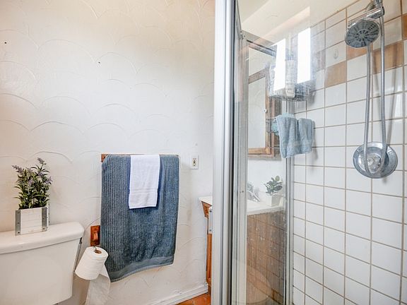 4th image of 24404 Albatross Ave