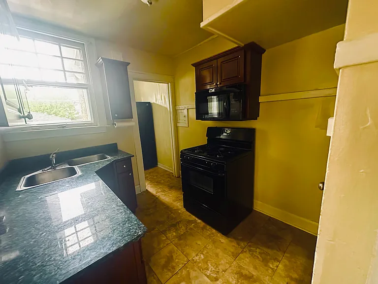 44 N Spring Ave #HOME — Photo 4
