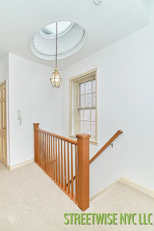 Building Photo - 117 Bedford St #Townhouse 3