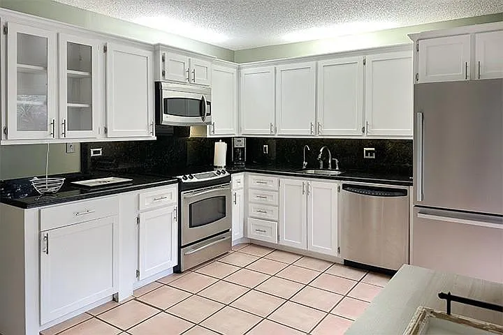 2 bed, 2.5 bath, 1572 sqft, $2,600 — Photo 4