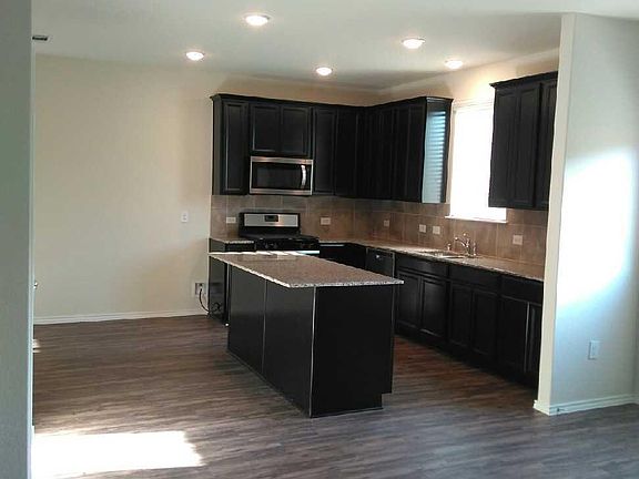 3rd image of 6815 Dove Stone Dr