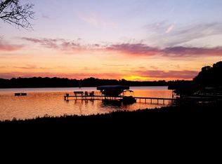 39401 Krueger Dr, Oconomowoc, WI 53066