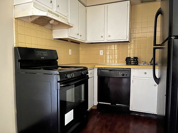 4th image of 578 Taunton Pl APT 4