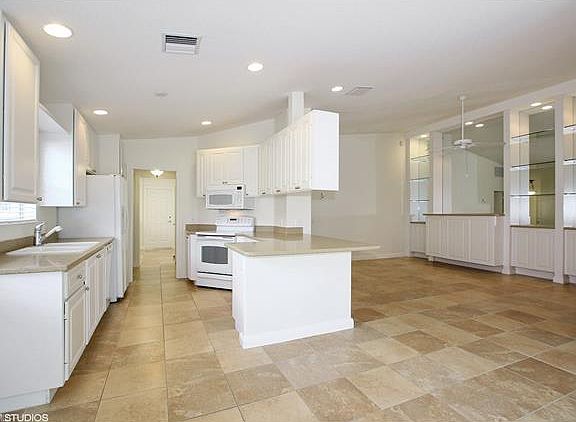 4th image of 15413 Orlanda Dr