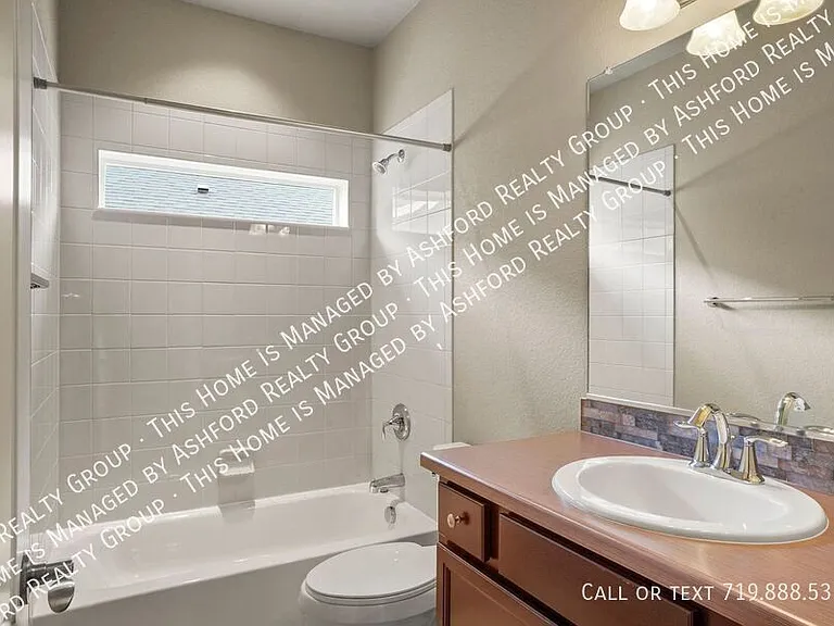 7215 Rim Bluff Ln — Photo 22