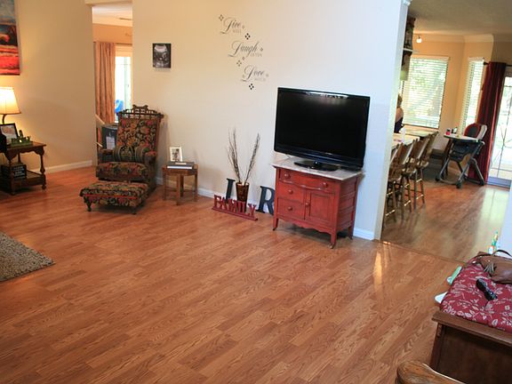 4th image of 8029 Mariposa Ave