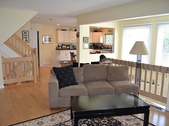 4th image of 6 Mayflower Ln #135D