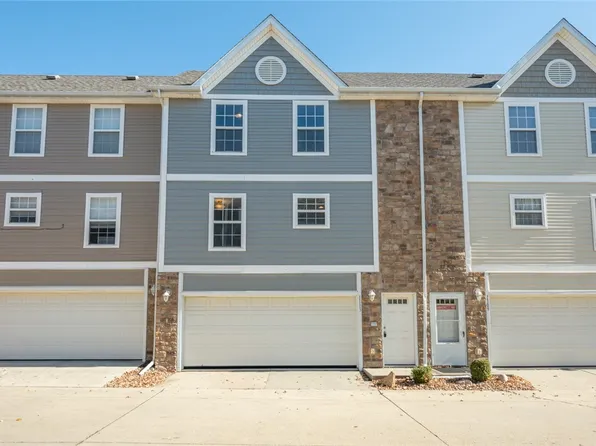 1113 Redstone Ln, Pleasant Hill, IA 50327