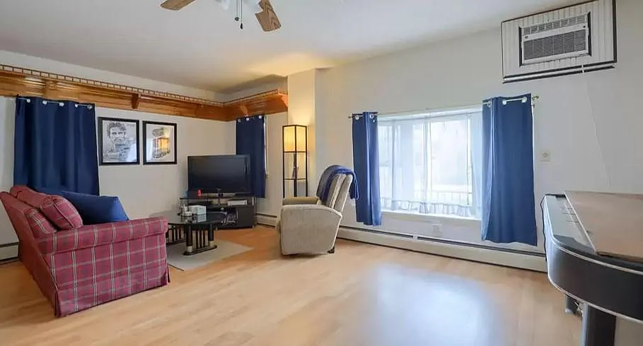 2 bed, 1.5 bath, 1500 sqft, $1,345 — Photo 3