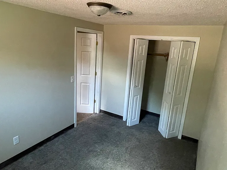 807 N Clark Ave — Photo 29