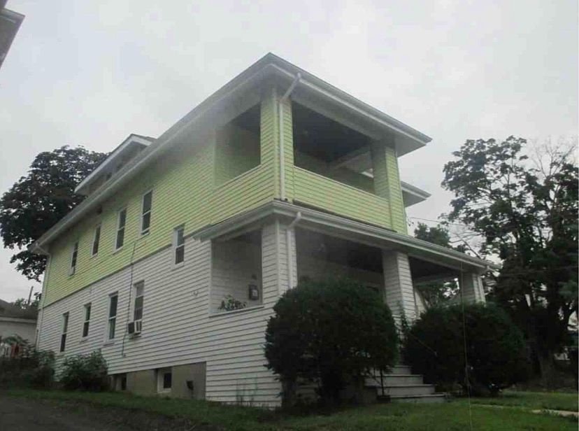 2nd image of 207-209 Grandview Ter