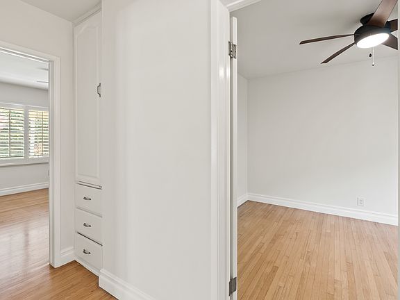 2nd image of 4132 Irving Pl