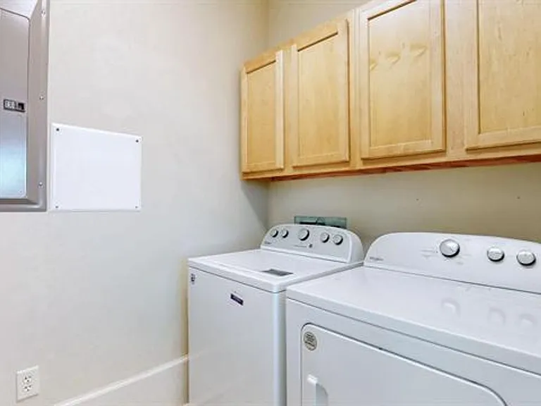 618 Madison St #300 — Photo 9