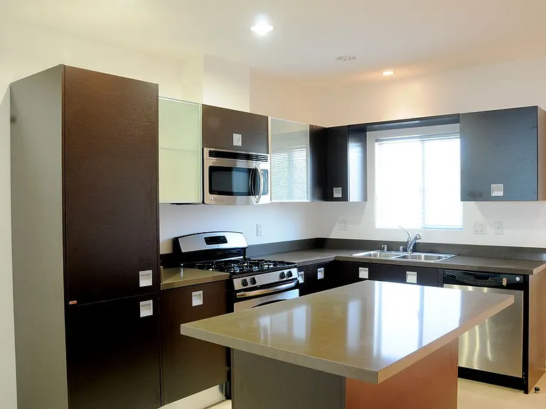 9100 Whitworth Dr #8 — Photo 17