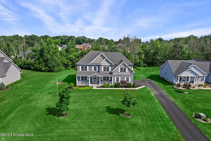 3rd image of 14 Red Barn Drive