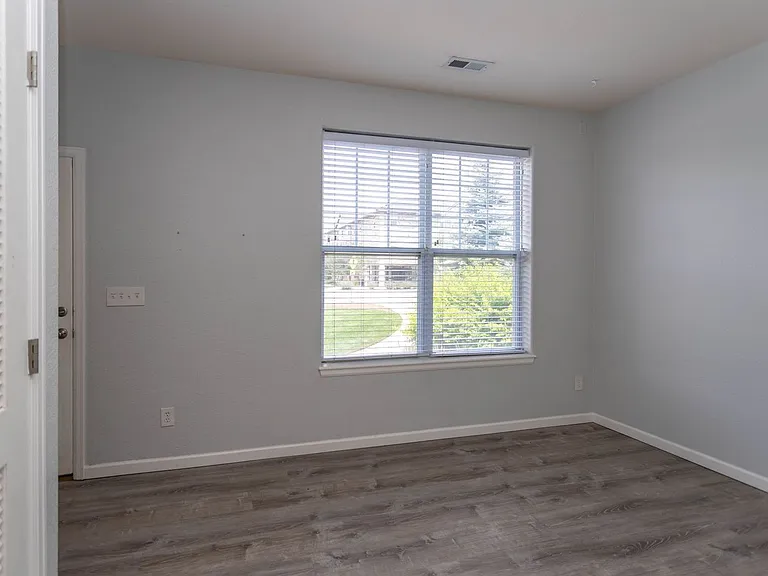 333 E Las Animas St — Photo 17