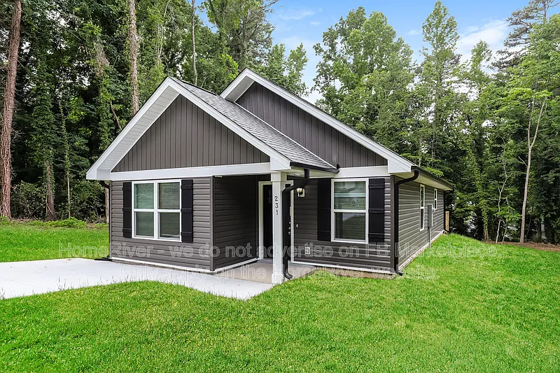 3 bed, 2.0 bath, 1080 sqft, $1,690 — Photo 2