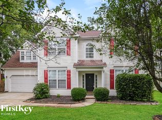 12105 Mountainside Ln, Charlotte, NC 28278