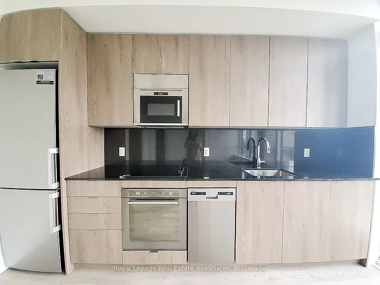 5 Mabelle Ave #227 — Photo 4