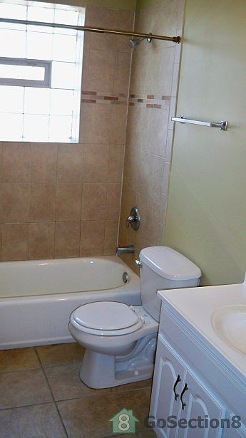2nd image of 5901 S Prairie Ave APT 2