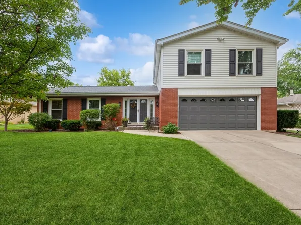 9S235 Florence Ave, Downers Grove, IL 60516