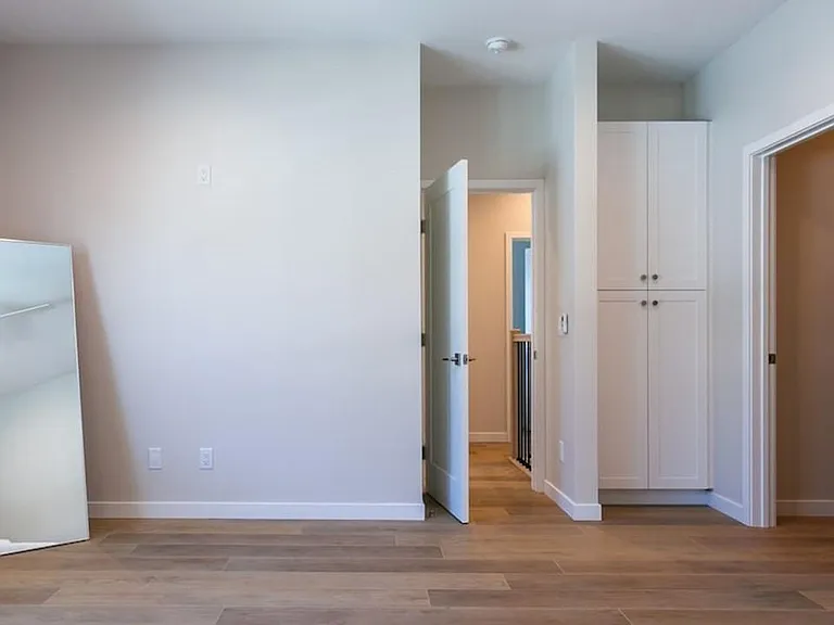 1345 Holly Ave — Photo 23