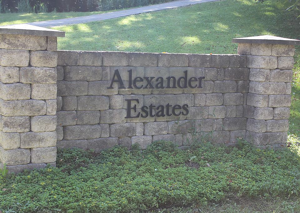 1st image of 1 Bowood Dr
