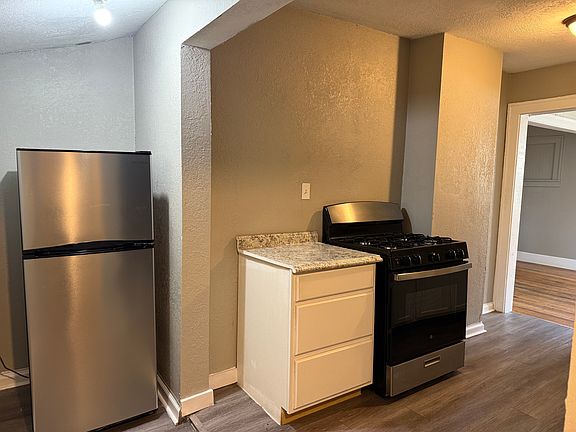 5th image of 4927 Highland Ave