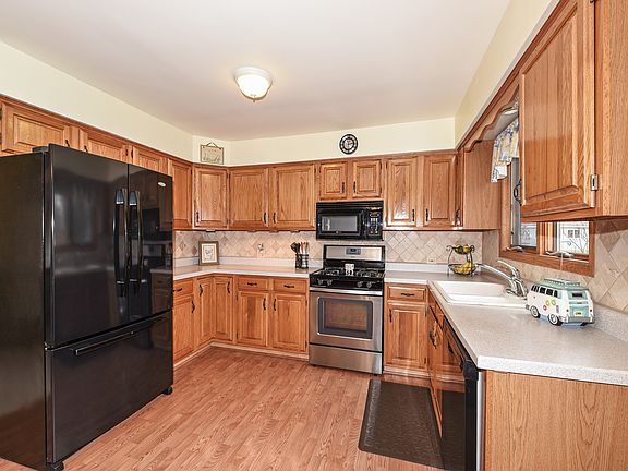 3rd image of 5944 Sunset Ave