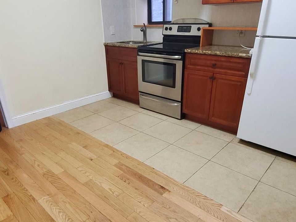 1st image of 1336 W Girard Ave #A