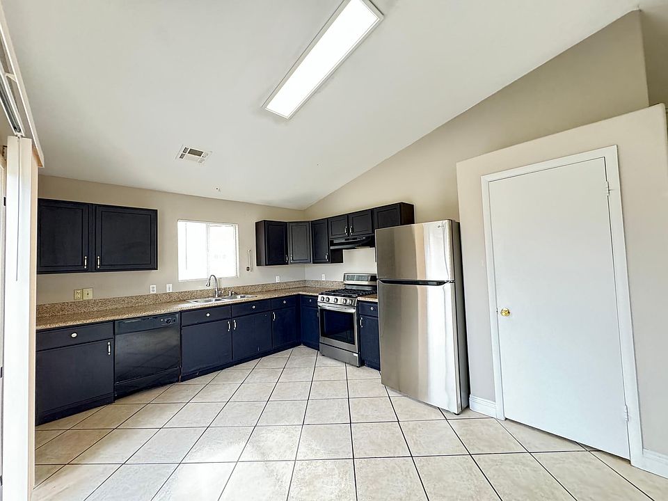 1st image of 2866 Prestonwood St