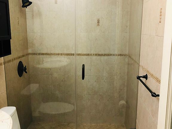 3rd image of 3922 NE 166th St #106