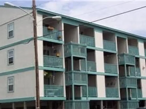 108 Lake Park Blvd S #101, Carolina Beach, NC 28428