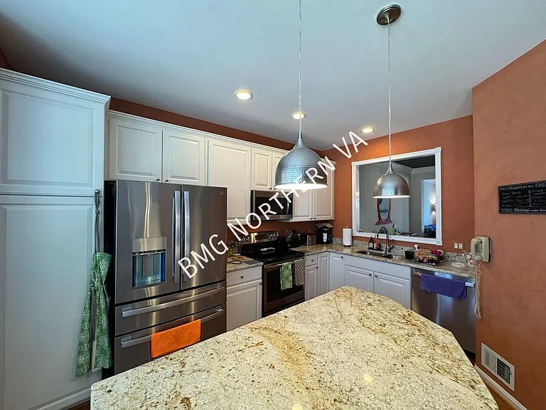 46119 Geneva Ter — Photo 9