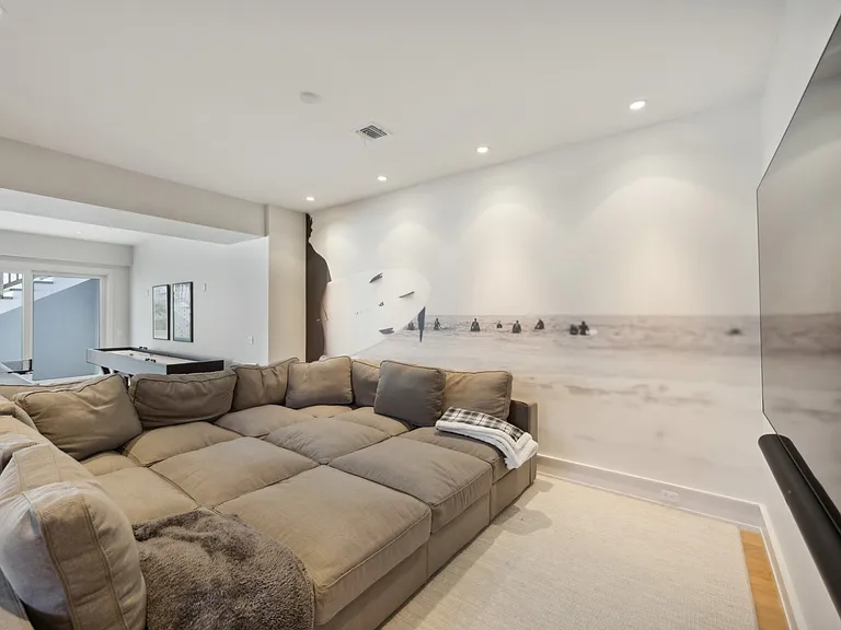 11 Bellows Ct — Photo 24