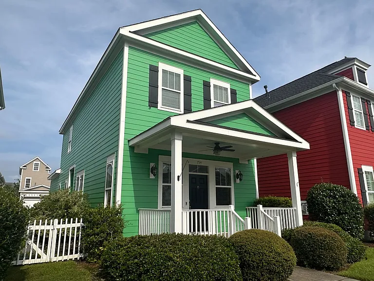754 Murray Ave — Photo 1