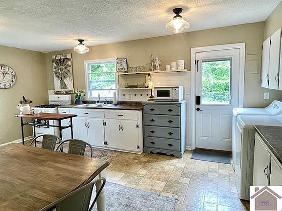 4th image of 268 Navaho Dr