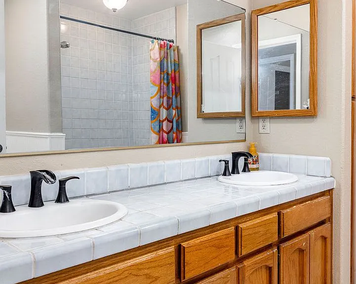 1221 Alysa Ct — Photo 20