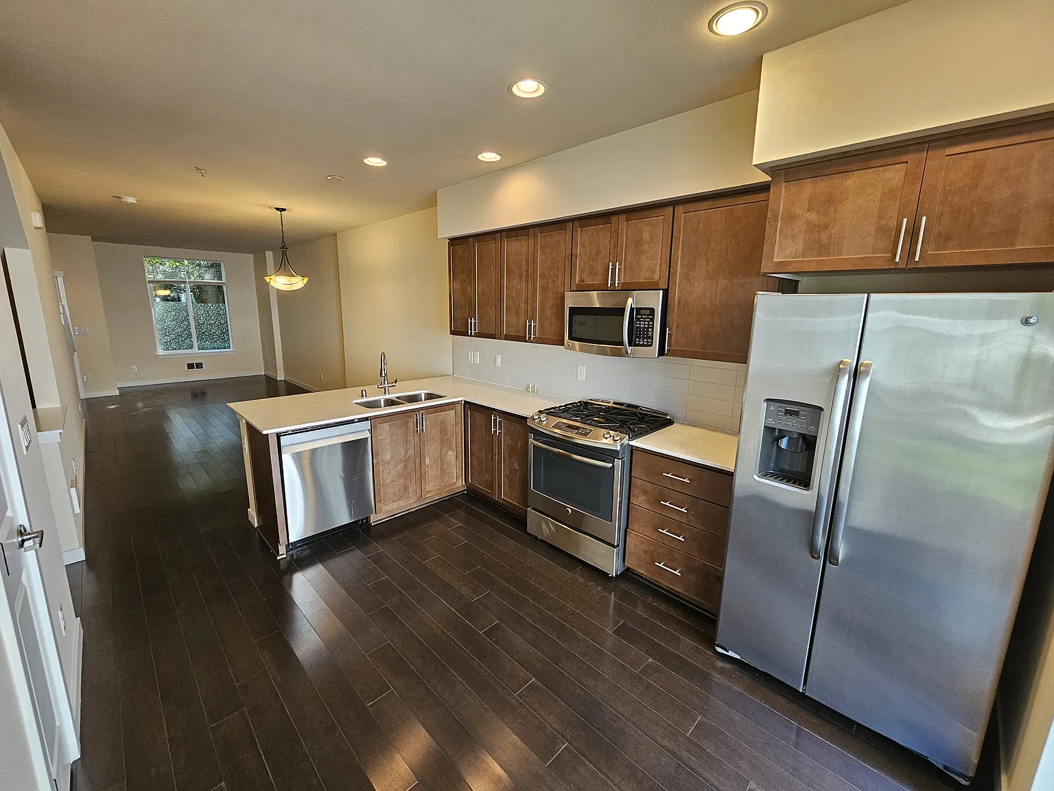 2 bed, 2.5 bath, 1150 sqft, $2,850 — Photo 3