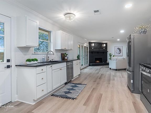 4th image of 6105 Kathy Ln