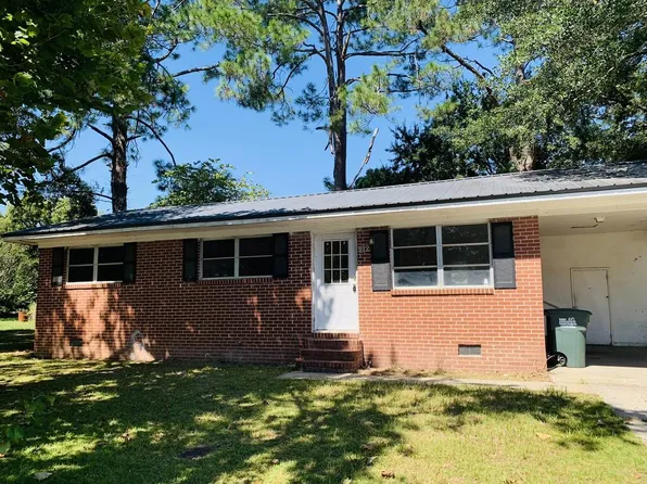 512 Sirmans Ave, Nashville, GA 31639